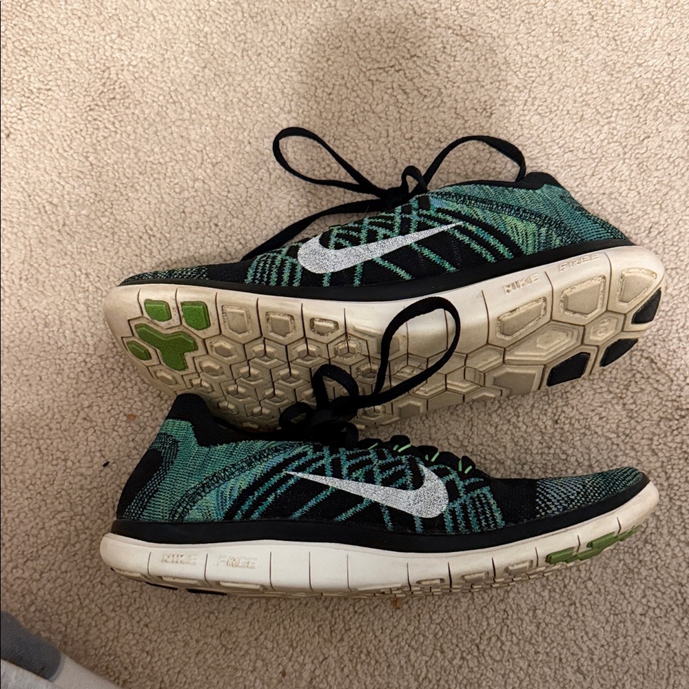 Nike Black and Green Free 4.0 Flyknit Sneakers - Picture 3 of 8